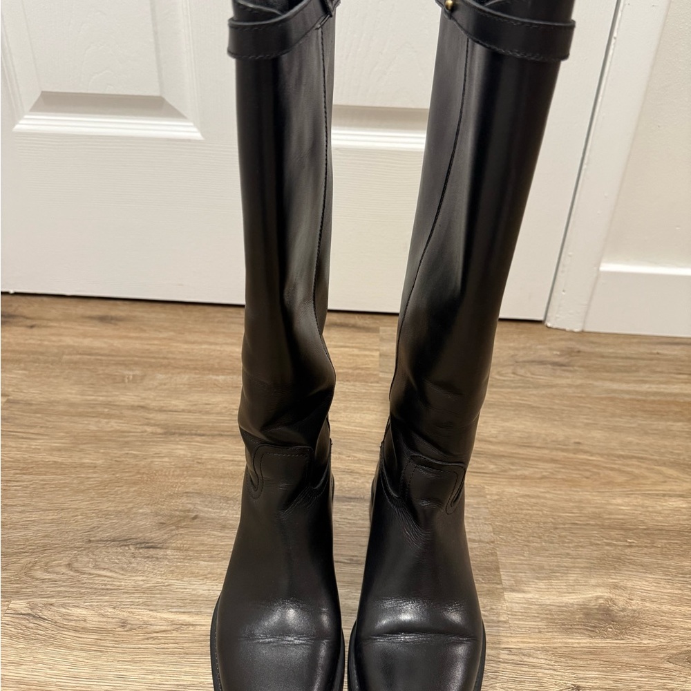 Massimo Dutti Elegant Black Leather Boots
